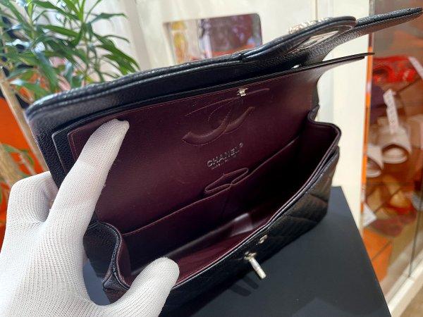 画像8: 【極美品】CHANEL シャネル A01112 マトラッセ 25 チェーンショルダー キャビアスキン ブラック シルバー金具 Wフラップ 30番台 中古 ハンドバッグ ショルダーバッグ ダブルフラップ レディース 女性用 黒 ブランド レザー カーフ 希少 レア プレゼント ギフト バック (8)