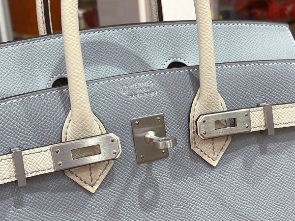 画像5: 【新品】【未使用品】HERMES エルメス バーキン 25 セリエ パーソナルオーダー ヴォーエプソン ブルーグラシエ×クレ マットシルバー金具 W刻印 外縫い ハンドバッグ レディース 女性用 本革 レザー カーフ ブランド ホワイト 希少 レア プレゼント ギフト バック (5)
