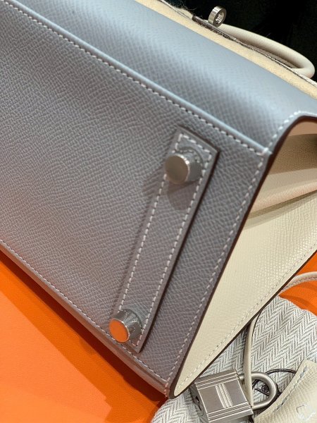 画像8: 【新品】【未使用品】HERMES エルメス バーキン 25 セリエ パーソナルオーダー ヴォーエプソン ブルーグラシエ×クレ マットシルバー金具 W刻印 外縫い ハンドバッグ レディース 女性用 本革 レザー カーフ ブランド ホワイト 希少 レア プレゼント ギフト バック (8)