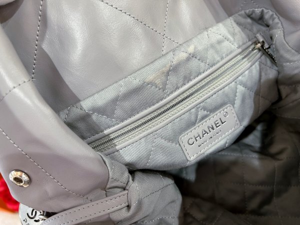画像7: 【極美品】CHANEL シャネル AS3260 CHANEL 22 スモール ハンドバッグ シャイニーカーフスキン グレー マットシルバー金具 ランダムプレート 中古 ショルダーバッグ 2WAYバッグ レディース 女性用 ブランド 本革 レザー 希少 レア プレゼント ギフト バック (7)