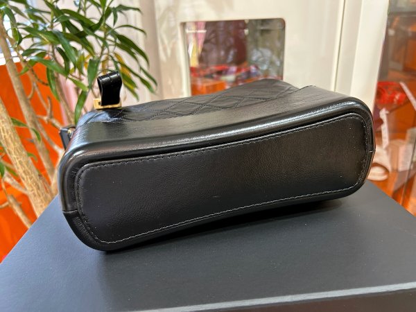 画像5: 【新品同様品】CHANEL シャネル AS1521 ガブリエル ドゥ ホーボー ショルダーバッグ エイジドカーフスキン ブラック ゴールド×シルバー金具 29番台 中古 ハンドバッグ 2WAYバッグ レディース 女性用 黒 ブランド レザー 希少 レア プレゼント ギフト バック (5)