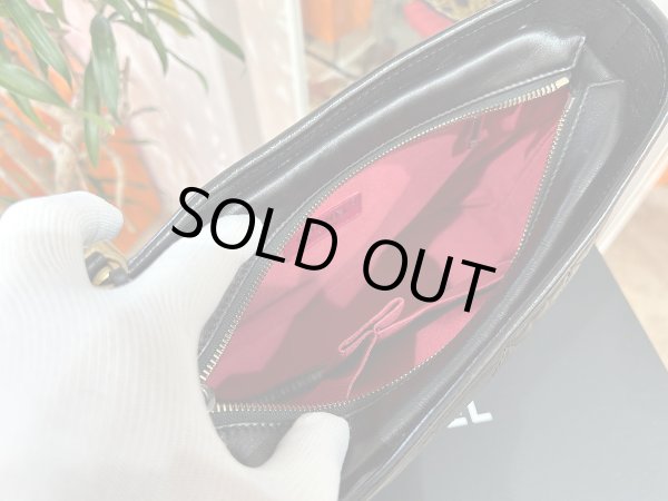 画像7: 【新品同様品】CHANEL シャネル AS1521 ガブリエル ドゥ ホーボー ショルダーバッグ エイジドカーフスキン ブラック ゴールド×シルバー金具 29番台 中古 ハンドバッグ 2WAYバッグ レディース 女性用 黒 ブランド レザー 希少 レア プレゼント ギフト バック (7)