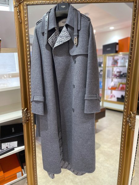 画像4: 【新品】【未使用品】FENDI フェンディ FF8939 ASHD オロック FF ウール ロングコート 38 グレー ゴールド金具 レディース 女性用 ブランド レザー カーフ ガウン アウター ジャケット 希少 レア プレゼント ギフト (4)