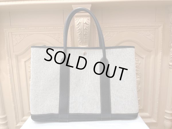 画像1: 【美品】HERMES エルメス ガーデンパーティ 36 PM ボルデュック トワルアッシュ×ブッフル グレー シルバー金具 リボン柄 2006年限定 中古 ハンドバッグ トートバッグ レディース 女性用 本革 レザー ブラック ブランド 黒 希少 レア プレゼント ギフト バック (1)