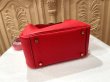 画像4: 【新品同様品】【未使用品】HERMES エルメス リンディ ミニ 20 トリヨンクレマンス ルージュクー ゴールド金具 D刻印 レッド ハンドバッグ ショルダーバッグ 2WAYバッグ レディース 女性用 ブランド 赤 本革 レザー カーフ 希少 レア プレゼント ギフト バック (4)
