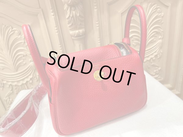 画像7: 【新品同様品】【未使用品】HERMES エルメス リンディ ミニ 20 トリヨンクレマンス ルージュクー ゴールド金具 D刻印 レッド ハンドバッグ ショルダーバッグ 2WAYバッグ レディース 女性用 ブランド 赤 本革 レザー カーフ 希少 レア プレゼント ギフト バック (7)