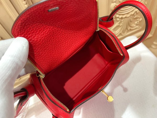 画像8: 【新品同様品】【未使用品】HERMES エルメス リンディ ミニ 20 トリヨンクレマンス ルージュクー ゴールド金具 D刻印 レッド ハンドバッグ ショルダーバッグ 2WAYバッグ レディース 女性用 ブランド 赤 本革 レザー カーフ 希少 レア プレゼント ギフト バック (8)
