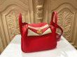 画像1: 【新品同様品】【未使用品】HERMES エルメス リンディ ミニ 20 トリヨンクレマンス ルージュクー ゴールド金具 D刻印 レッド ハンドバッグ ショルダーバッグ 2WAYバッグ レディース 女性用 ブランド 赤 本革 レザー カーフ 希少 レア プレゼント ギフト バック (1)