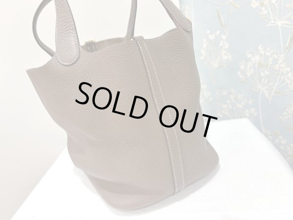 画像6: 【極美品】HERMES エルメス ピコタンロック 22 MM トリヨンクレマンス エトゥープ ゴールド金具 D刻印 グレー 中古 ハンドバッグ レディース 女性用 ブランド 本革 レザー カーフ 希少 レア プレゼント ギフト バック (6)