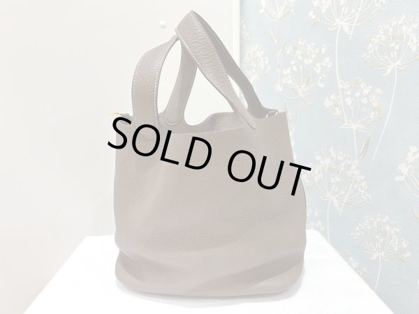 画像2: 【極美品】HERMES エルメス ピコタンロック 22 MM トリヨンクレマンス エトゥープ ゴールド金具 D刻印 グレー 中古 ハンドバッグ レディース 女性用 ブランド 本革 レザー カーフ 希少 レア プレゼント ギフト バック (2)