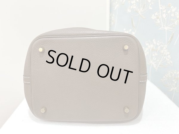 画像4: 【極美品】HERMES エルメス ピコタンロック 22 MM トリヨンクレマンス エトゥープ ゴールド金具 D刻印 グレー 中古 ハンドバッグ レディース 女性用 ブランド 本革 レザー カーフ 希少 レア プレゼント ギフト バック (4)