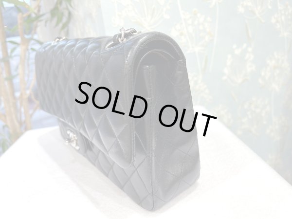 画像5: 【美品】CHANEL シャネル A01112 マトラッセ 25 チェーンショルダー ラムスキン ブラック シルバー金具 Wフラップ 16番台 中古 ハンドバッグ ショルダーバッグ ダブルフラップ レディース 女性用 黒 ブランド レザー カーフ 希少 レア プレゼント ギフト バック (5)