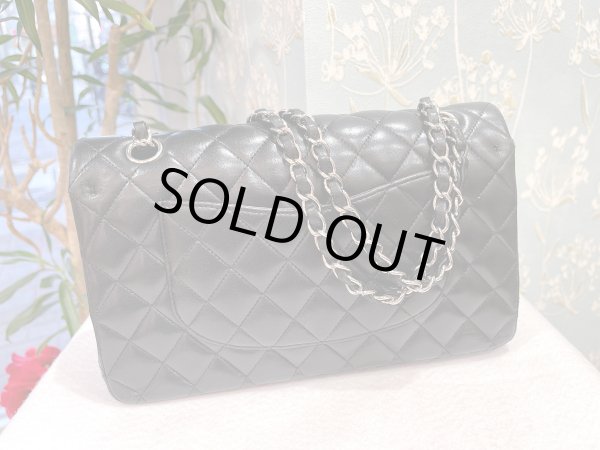 画像2: 【美品】CHANEL シャネル A01112 マトラッセ 25 チェーンショルダー ラムスキン ブラック シルバー金具 Wフラップ 16番台 中古 ハンドバッグ ショルダーバッグ ダブルフラップ レディース 女性用 黒 ブランド レザー カーフ 希少 レア プレゼント ギフト バック (2)