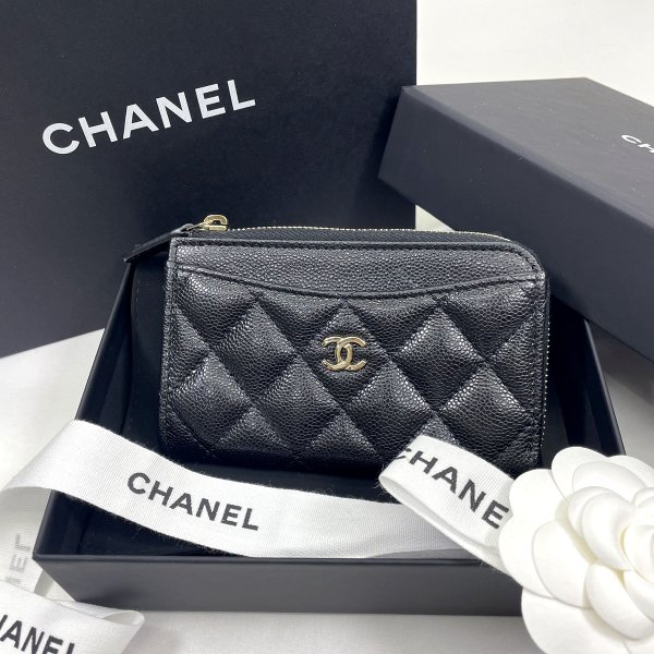 画像1: 【新品】【未使用品】CHANEL シャネル AP3179 B10583 C3906 マトラッセ クラシック ジップ カードケース グレインド カーフスキン ブラック ゴールド金具 26S 財布 コインケース 名刺入れ レディース 女性用 ブランド 本革 レザー 黒 希少 レア プレゼント ギフト (1)
