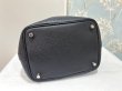 画像4: 【美品】HERMES エルメス ピコタンロック 18 PM トリヨンクレマンス ブラック シルバー金具 D刻印 中古 ハンドバッグ レディース 女性用 ブランド 黒 本革 レザー カーフ 希少 レア プレゼント ギフト バック (4)