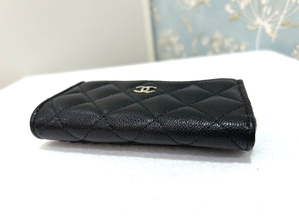 画像4: 【新品】【未使用品】CHANEL シャネル AP3179 B10583 C3906 マトラッセ クラシック ジップ カードケース グレインド カーフスキン ブラック ゴールド金具 26S 財布 コインケース 名刺入れ レディース 女性用 ブランド 本革 レザー 黒 希少 レア プレゼント ギフト (4)