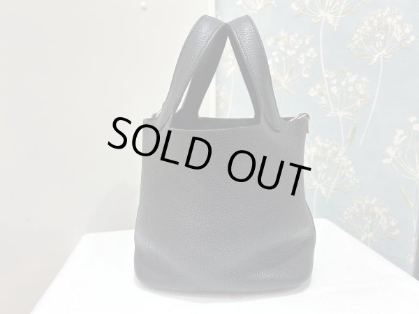 画像3: 【美品】HERMES エルメス ピコタンロック 18 PM トリヨンクレマンス ブラック シルバー金具 D刻印 中古 ハンドバッグ レディース 女性用 ブランド 黒 本革 レザー カーフ 希少 レア プレゼント ギフト バック (3)