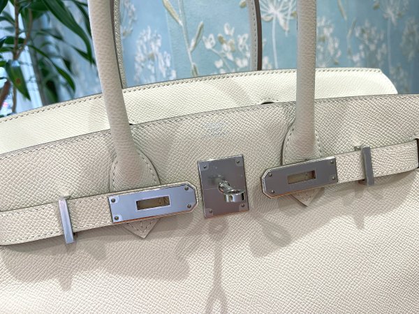 画像4: 【新品同様品】HERMES エルメス バーキン 30 ヴォーエプソン クレ シルバー金具 U刻印 ベージュ 中古 ハンドバッグ トートバッグ レディース 女性用 ブランド オフホワイト アイボリー 本革 レザー カーフ 希少 レア プレゼント ギフト バック (4)