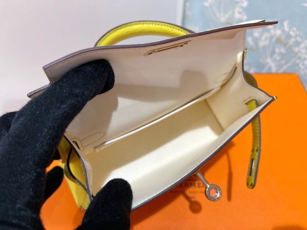 画像8: 【新品】【未使用品】HERMES エルメス ミニケリー 2 パーソナルオーダー シェブルミゾル クレ×ライム シャンパンゴールド金具 W刻印 シェーブル ハンドバッグ ショルダーバッグ 2WAYバッグ レディース 女性用 本革 レザー カーフ ブランド 希少 レア ギフト バック (8)
