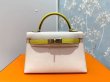 画像2: 【新品】【未使用品】HERMES エルメス ミニケリー 2 パーソナルオーダー シェブルミゾル クレ×ライム シャンパンゴールド金具 W刻印 シェーブル ハンドバッグ ショルダーバッグ 2WAYバッグ レディース 女性用 本革 レザー カーフ ブランド 希少 レア ギフト バック (2)
