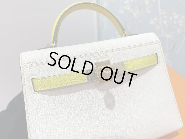 画像4: 【新品】【未使用品】HERMES エルメス ミニケリー 2 パーソナルオーダー シェブルミゾル クレ×ライム シャンパンゴールド金具 W刻印 シェーブル ハンドバッグ ショルダーバッグ 2WAYバッグ レディース 女性用 本革 レザー カーフ ブランド 希少 レア ギフト バック (4)