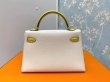 画像3: 【新品】【未使用品】HERMES エルメス ミニケリー 2 パーソナルオーダー シェブルミゾル クレ×ライム シャンパンゴールド金具 W刻印 シェーブル ハンドバッグ ショルダーバッグ 2WAYバッグ レディース 女性用 本革 レザー カーフ ブランド 希少 レア ギフト バック (3)
