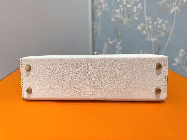 画像5: 【新品】【未使用品】HERMES エルメス ミニケリー 2 パーソナルオーダー シェブルミゾル クレ×ライム シャンパンゴールド金具 W刻印 シェーブル ハンドバッグ ショルダーバッグ 2WAYバッグ レディース 女性用 本革 レザー カーフ ブランド 希少 レア ギフト バック (5)