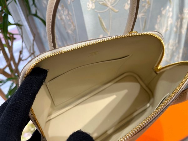 画像8: 【新品同様品】HERMES エルメス ボリード 1923 25 ヴォーエプソン ナタ ゴールド金具 U刻印 ハンドバッグ ショルダーバッグ 2WAYバッグ レディース 女性用 本革 レザー カーフ ベージュ オフホワイト ブランド 希少 レア プレゼント ギフト バック (8)