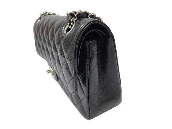 画像4: 【極美品】CHANEL シャネル A01113 マトラッセ 23 チェーンショルダー キャビアスキン ブラック シルバー金具 Wフラップ 30番台 中古 ハンドバッグ ショルダーバッグ ダブルフラップ レディース 女性用 黒 ブランド レザー カーフ 希少 レア プレゼント ギフト バック (4)