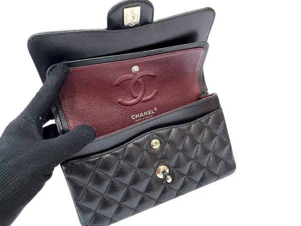 画像6: 【極美品】CHANEL シャネル A01113 マトラッセ 23 チェーンショルダー キャビアスキン ブラック シルバー金具 Wフラップ 30番台 中古 ハンドバッグ ショルダーバッグ ダブルフラップ レディース 女性用 黒 ブランド レザー カーフ 希少 レア プレゼント ギフト バック (6)