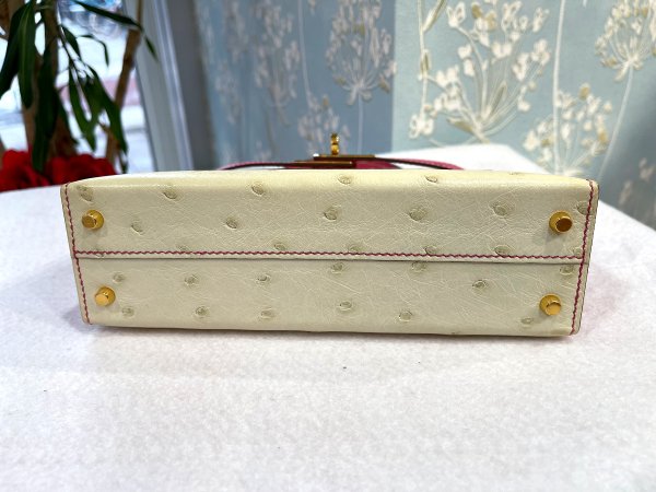 画像5: 【極美品】HERMES エルメス ミニケリー 2 パーソナルオーダー オーストリッチ ヴァニラ×ローズティリアン ゴールド金具 U刻印 中古 ハンドバッグ ショルダーバッグ 2WAYバッグ レディース 女性用 ブランド ピンク 本革 レザー 希少 レア プレゼント ギフト バック (5)