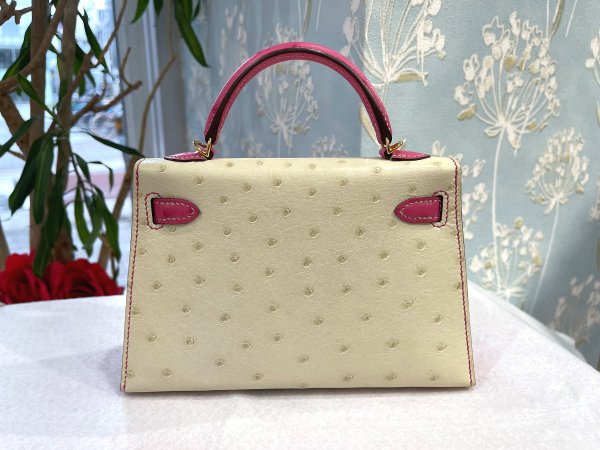 画像3: 【極美品】HERMES エルメス ミニケリー 2 パーソナルオーダー オーストリッチ ヴァニラ×ローズティリアン ゴールド金具 U刻印 中古 ハンドバッグ ショルダーバッグ 2WAYバッグ レディース 女性用 ブランド ピンク 本革 レザー 希少 レア プレゼント ギフト バック (3)