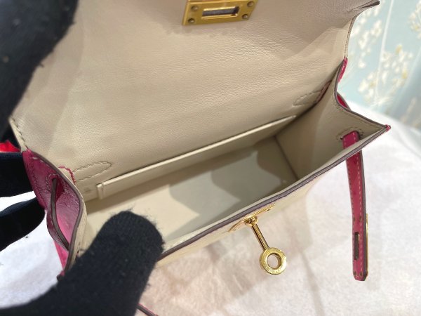 画像9: 【極美品】HERMES エルメス ミニケリー 2 パーソナルオーダー オーストリッチ ヴァニラ×ローズティリアン ゴールド金具 U刻印 中古 ハンドバッグ ショルダーバッグ 2WAYバッグ レディース 女性用 ブランド ピンク 本革 レザー 希少 レア プレゼント ギフト バック (9)