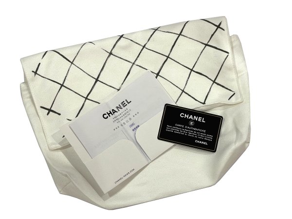 画像9: 【極美品】CHANEL シャネル A01113 マトラッセ 23 チェーンショルダー キャビアスキン ブラック シルバー金具 Wフラップ 26番台 中古 ハンドバッグ ショルダーバッグ ダブルフラップ レディース 女性用 黒 ブランド レザー カーフ 希少 レア プレゼント ギフト バック (9)