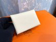 画像3: 【新品】【未使用品】HERMES エルメス カルヴィ デュオ コインケース ヴォーエプソン ナタ シルバー金具 B刻印 ミニ財布 カードケース パスケース 名刺入れ レディース 女性用 ブランド 本革 レザー オフホワイト アイボリー 希少 レア プレゼント ギフト (3)