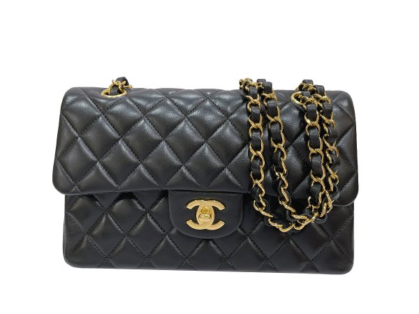 画像1: 【新品同様品】CHANEL シャネル A01113 マトラッセ 23 チェーンショルダー ラムスキン ブラック ゴールド金具 Wフラップ 26番台 中古 ハンドバッグ ショルダーバッグ ダブルフラップ レディース 女性用 黒 ブランド レザー カーフ 希少 レア プレゼント ギフト バック (1)