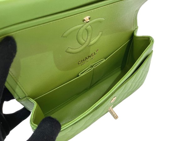 画像9: 【新品同様品】CHANEL シャネル A01113 マトラッセ 23 チェーンショルダー キャビアスキン ライトグリーン ゴールド金具 Wフラップ ランダムプレート 中古 ハンドバッグ ショルダーバッグ ダブルフラップ レディース 女性用 ブランド レザー カーフ プレゼント バック (9)