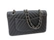 画像2: 【新品同様品】CHANEL シャネル A01112 マトラッセ 25 チェーンショルダー シェブロン Vステッチ キャビアスキン ブラック シルバー金具 Wフラップ 25番台 中古 ハンドバッグ ショルダーバッグ ダブルフラップ レディース 女性用 ブランド レザー プレゼント バック (2)
