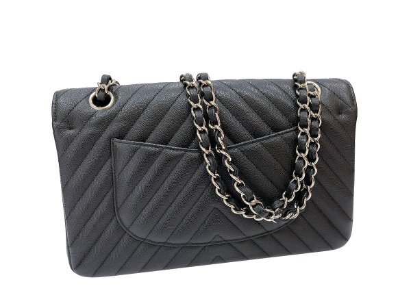 画像2: 【新品同様品】CHANEL シャネル A01112 マトラッセ 25 チェーンショルダー シェブロン Vステッチ キャビアスキン ブラック シルバー金具 Wフラップ 25番台 中古 ハンドバッグ ショルダーバッグ ダブルフラップ レディース 女性用 ブランド レザー プレゼント バック (2)