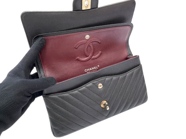 画像8: 【新品同様品】CHANEL シャネル A01112 マトラッセ 25 チェーンショルダー シェブロン Vステッチ キャビアスキン ブラック シルバー金具 Wフラップ 25番台 中古 ハンドバッグ ショルダーバッグ ダブルフラップ レディース 女性用 ブランド レザー プレゼント バック (8)