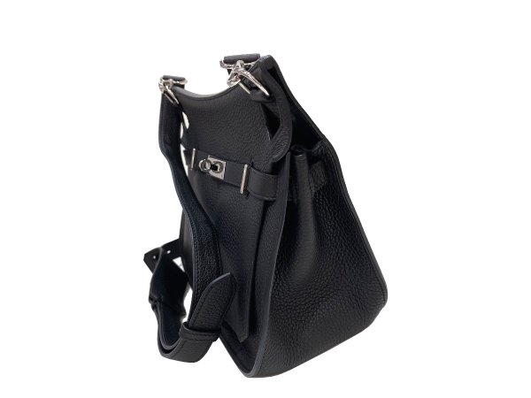 画像5: 【新品同様品】HERMES エルメス ジプシエール28 トリヨンクレマンス ブラック シルバー金具 N刻印□ 中古 ショルダーバッグ メッセンジャーバッグ 斜め掛け レディース 女性用 ブランド 本革 レザー カーフ 黒 希少 レア プレゼント ギフト バック (5)