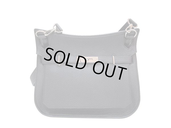 画像3: 【新品同様品】HERMES エルメス ジプシエール28 トリヨンクレマンス ブラック シルバー金具 N刻印□ 中古 ショルダーバッグ メッセンジャーバッグ 斜め掛け レディース 女性用 ブランド 本革 レザー カーフ 黒 希少 レア プレゼント ギフト バック (3)
