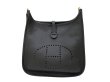 画像2: 【新品】【未使用品】HERMES エルメス エヴリン 3 29 PM ブラック トリヨンクレマンス ゴールド金具 G刻印 エブリン ショルダーバッグ メッセンジャーバッグ 斜め掛け レディース 女性用 本革 レザー 黒 カーフ ブランド 定番 人気 プレゼント ギフト バック (2)