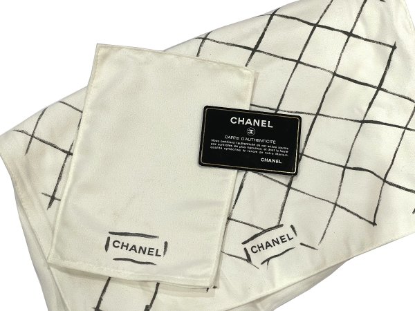 画像11: 【新品同様品】CHANEL シャネル A58600 マトラッセ 30 チェーンショルダー キャビアスキン ブラック シルバー金具 Wフラップ 23番台 中古 ハンドバッグ デカマトラッセ ダブルフラップ レディース 女性用 黒 ブランド レザー 希少 レア プレゼント ギフト バック (11)