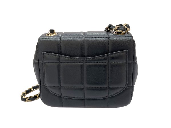 画像3: 【新品同様品】CHANEL シャネル AS1786 ミニ マトラッセ ロゴキューブ チェーンショルダー ラムスキン ブラック ゴールド金具 ランダムプレート 中古 ハンドバッグ ショルダーバッグ シングルフラップ レディース 女性用 ブランド 黒 レザー カーフ プレゼント バック (3)