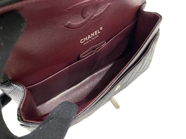 画像9: 【新品同様品】CHANEL シャネル A01112 マトラッセ 25 チェーンショルダー キャビアスキン ブラック シルバー金具 Wフラップ 25番台 中古 ハンドバッグ ショルダーバッグ ダブルフラップ レディース 女性用 黒 ブランド レザー カーフ レア プレゼント ギフト バック (9)