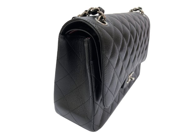 画像6: 【新品同様品】CHANEL シャネル A58600 マトラッセ 30 チェーンショルダー キャビアスキン ブラック シルバー金具 Wフラップ 23番台 中古 ハンドバッグ デカマトラッセ ダブルフラップ レディース 女性用 黒 ブランド レザー 希少 レア プレゼント ギフト バック (6)